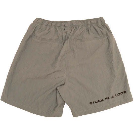 Deceit Herren-Bermudashorts – Stuck in a Loop Tech Short – Militärgrün