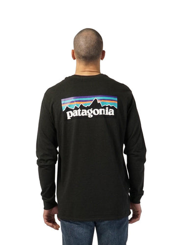 Koszule męskie z długim rękawem Patagonia – M's L/S P6 Logo ResponsibiliTee – Czarne