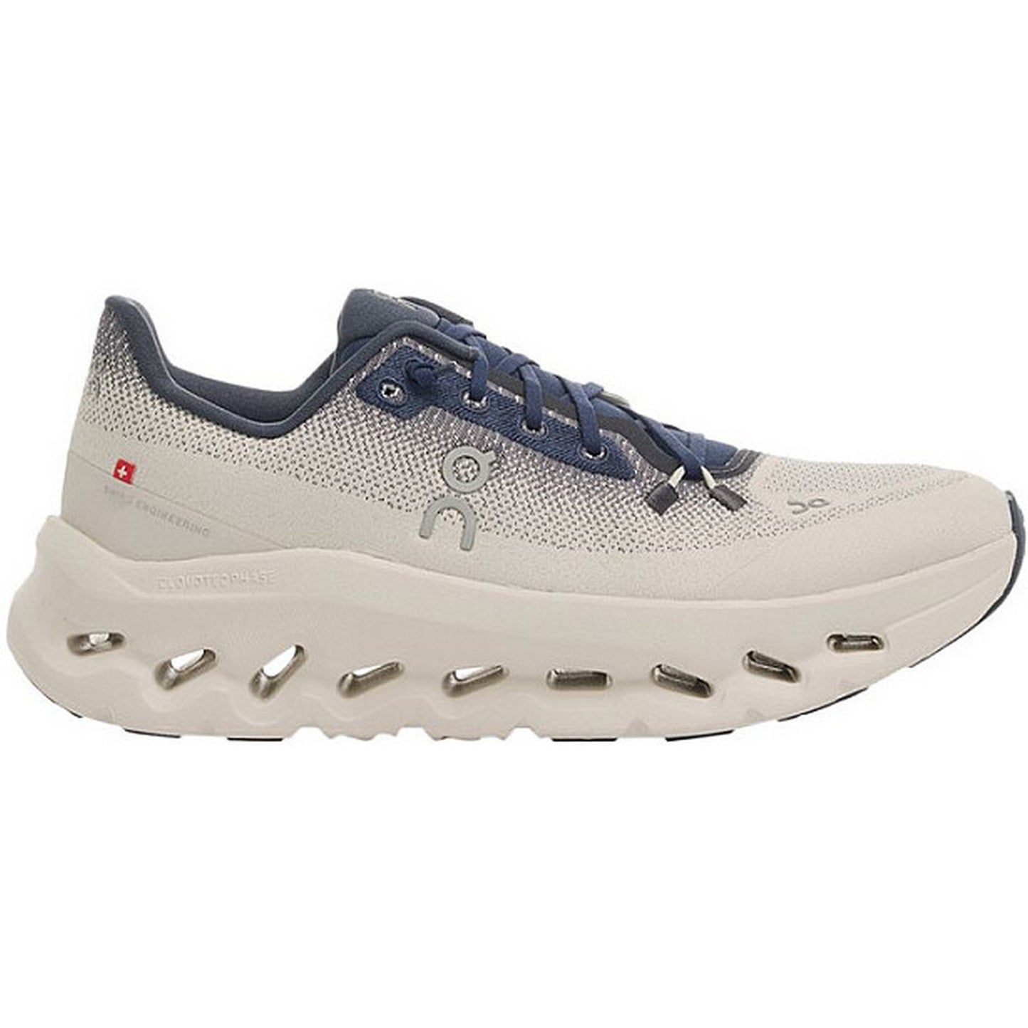 Na męskich tenisówkach - Cloudtilt - Biały