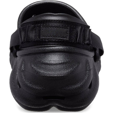 Uniwersalne chodaki i klapki Crocs - Crocs Echo Clog - Czarne