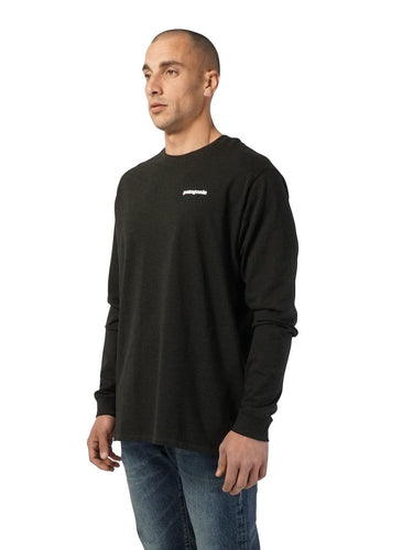 Koszule męskie z długim rękawem Patagonia – M's L/S P6 Logo ResponsibiliTee – Czarne